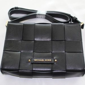 MICHAEL KORS SMALL CROSS BODY BAG BLACK COLOR